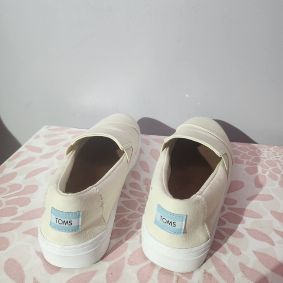 Toms white luca slip on shoes size 10 & 8 - Picture 4 of 5